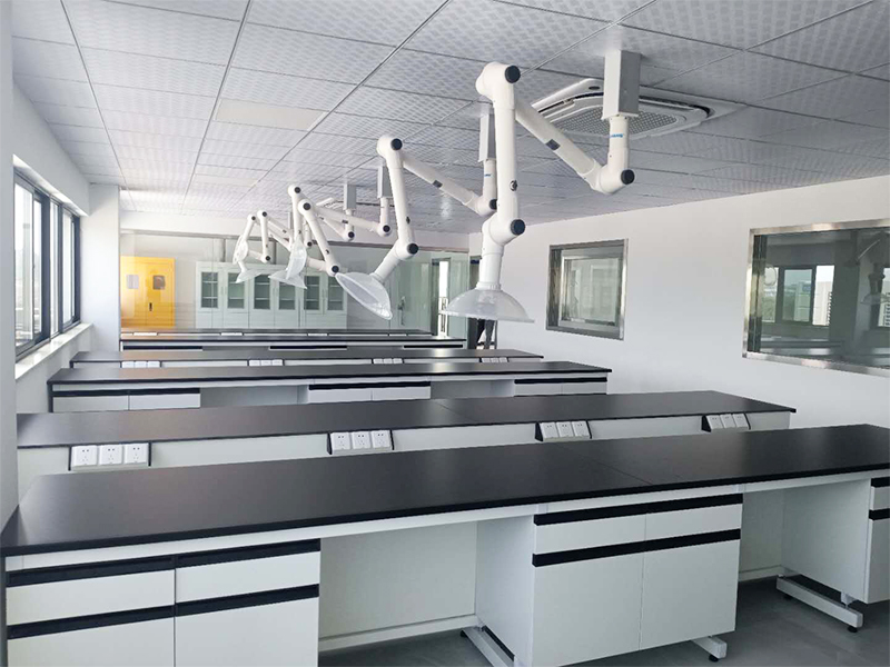 仪器台.jpg